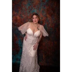 Wedding Dress XXL White Dress White lace Flowy sleeves V neck with mesh